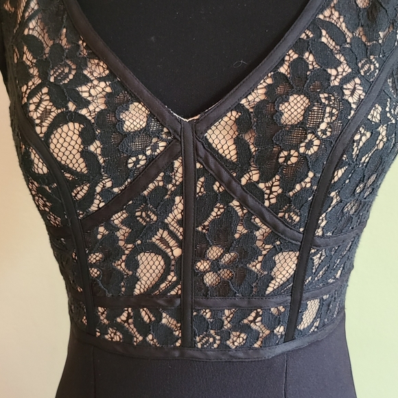 Sultry Cache Lace Bodice Gown - Picture 4 of 5